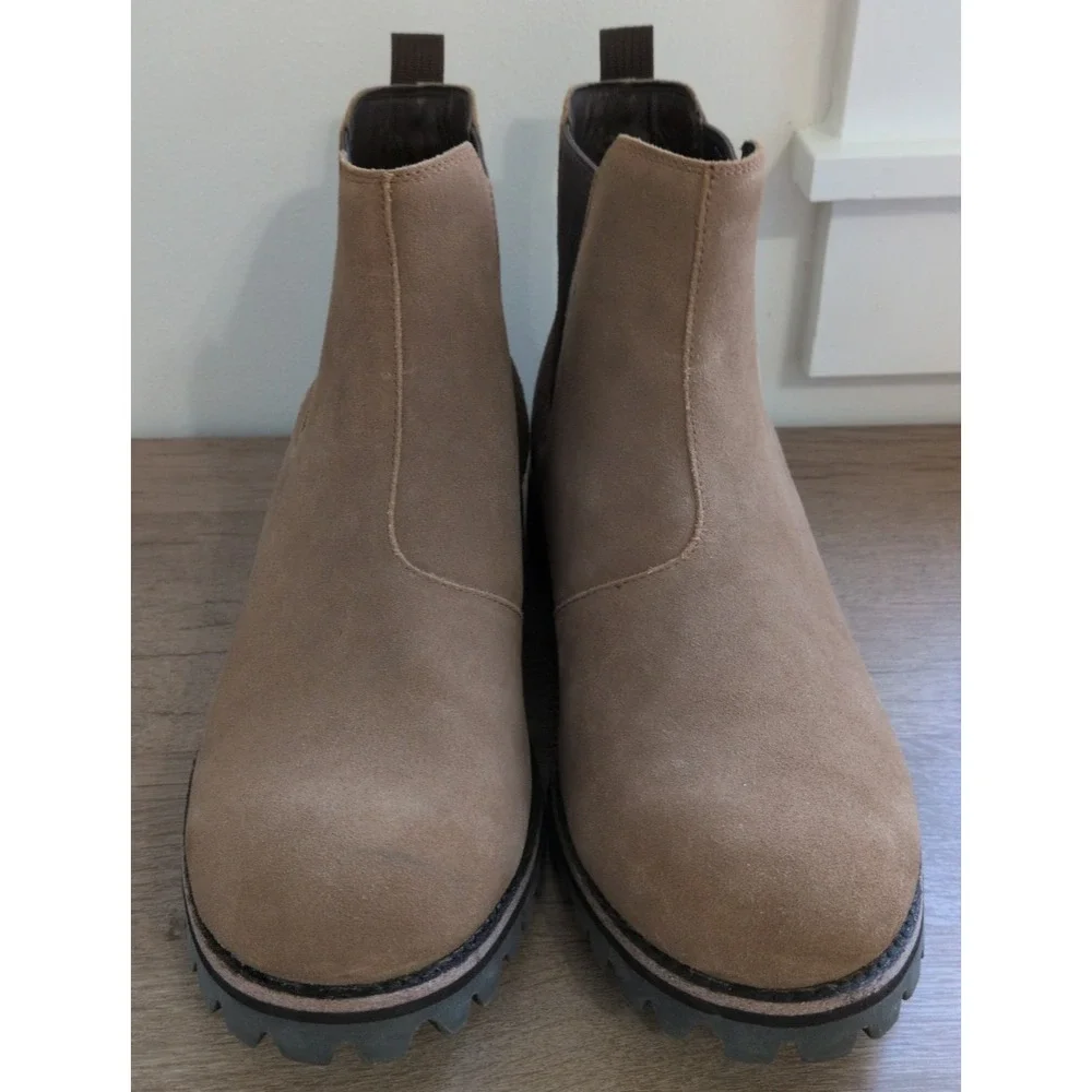 Chaco Men's Fields Chelsea Waterproof Boots Size 10.5 Tan Leather Suede Lug-Sole